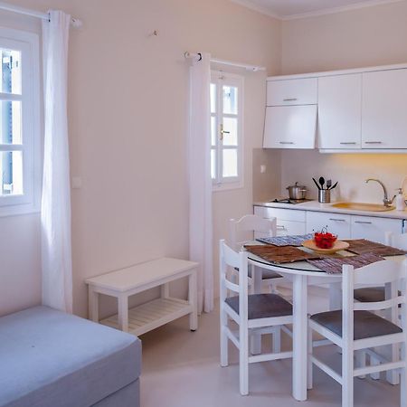 Milos Bay Suites Адамас Номер фото