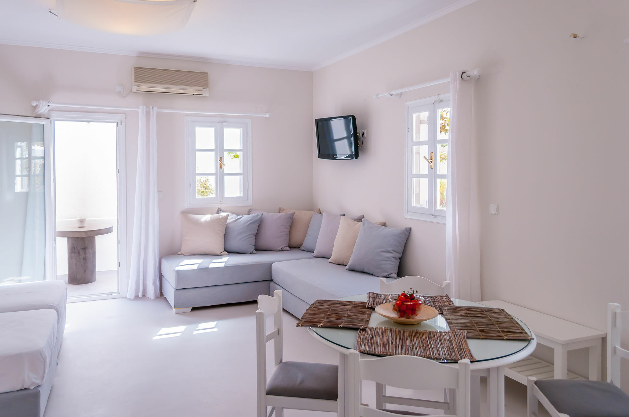 Milos Bay Suites Адамас Екстер'єр фото